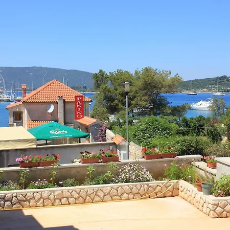 By The Sea Ilovik, Losinj - 8069 *